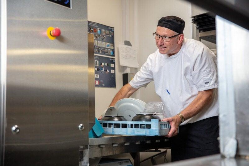 ANAクラウンプラザホテル新潟 レストラン スチュワードの仕事画像1