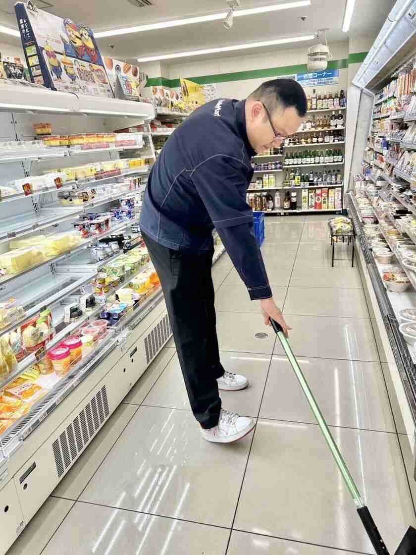 ※面接はアメ村三角公園前店! 【アメ村西心斎橋店】の募集の制服2