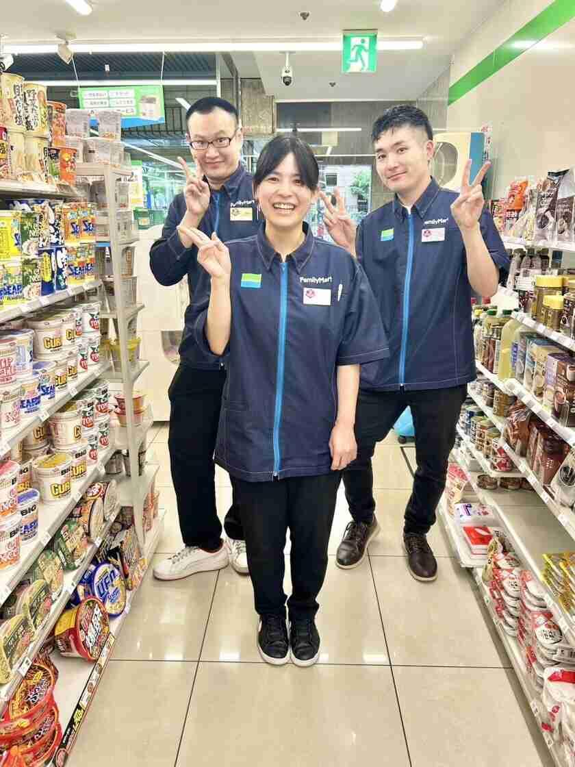 ※面接はアメ村三角公園前店! 【アメ村西心斎橋店】の募集の制服1