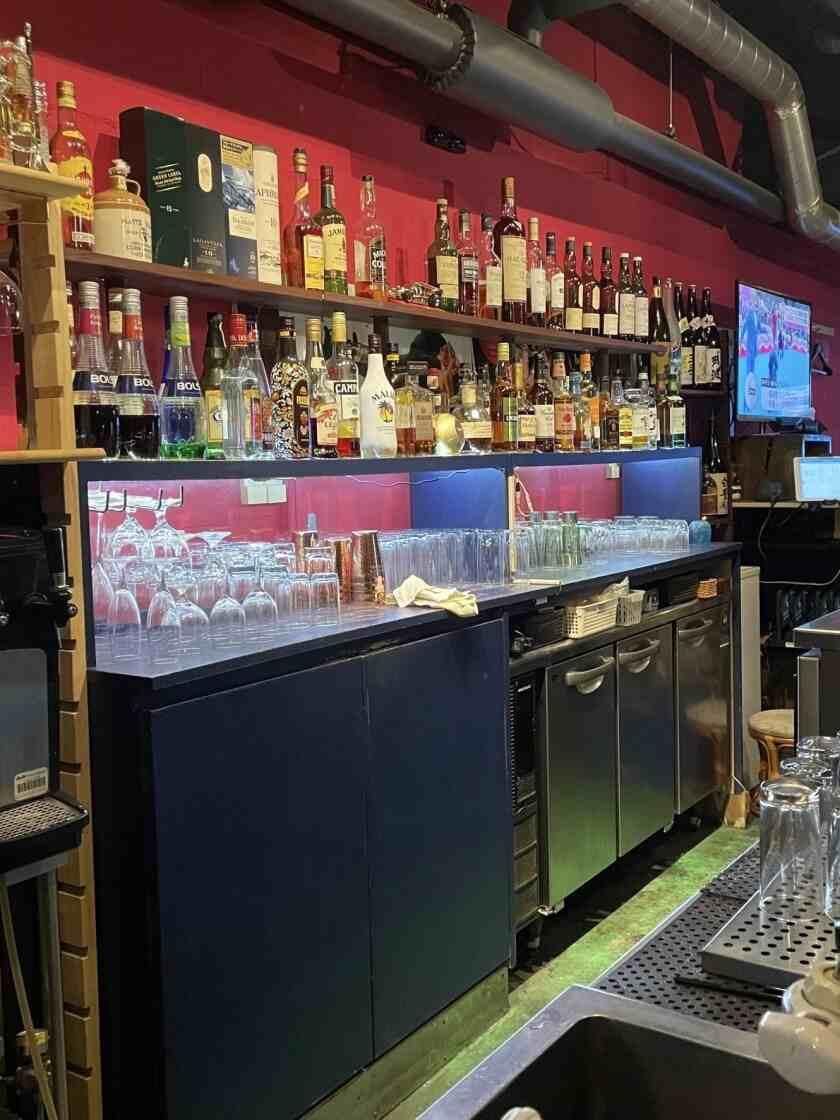 大衆酒場池袋カドヤの制服3