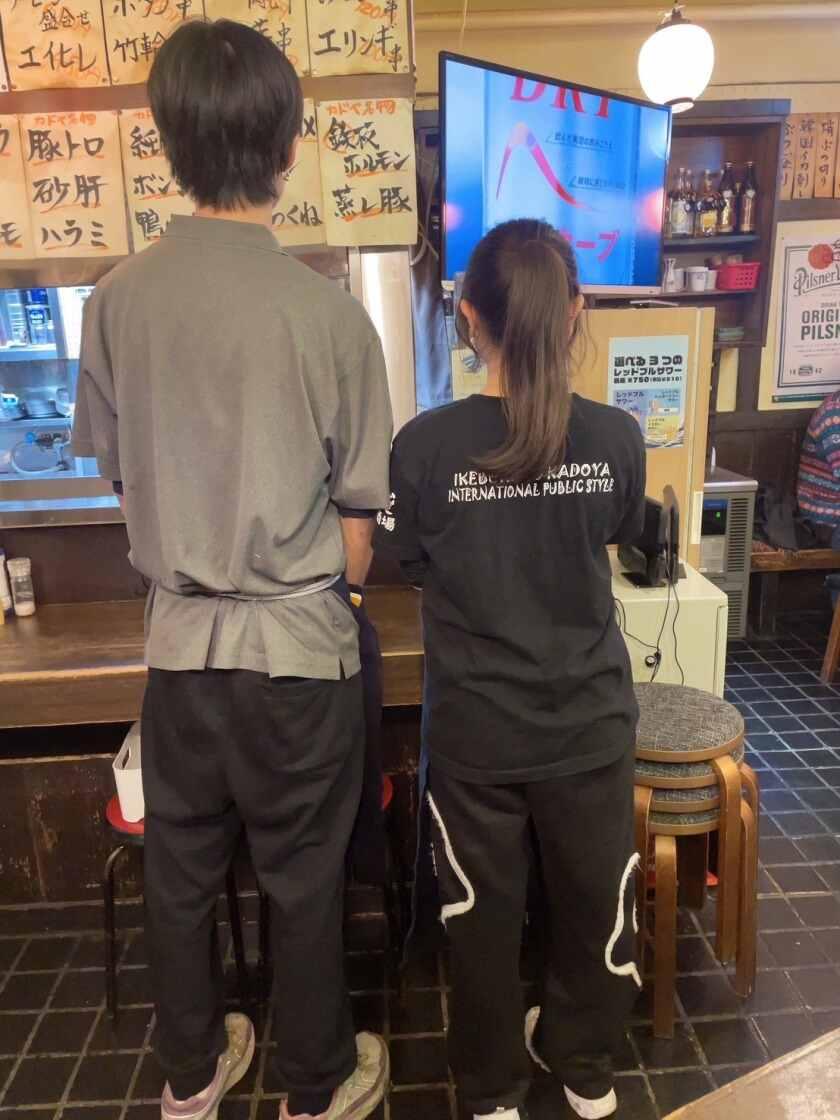 大衆酒場池袋カドヤの制服2