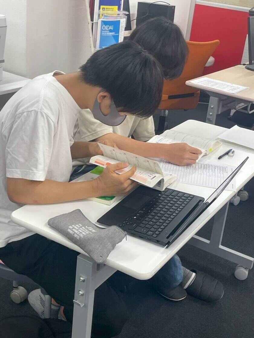 武田塾 五位堂校の制服2