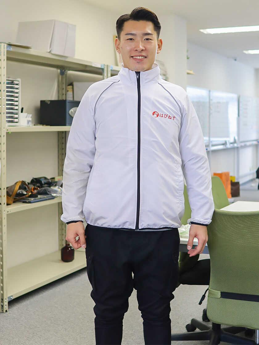 株式会社はぴねすの制服1