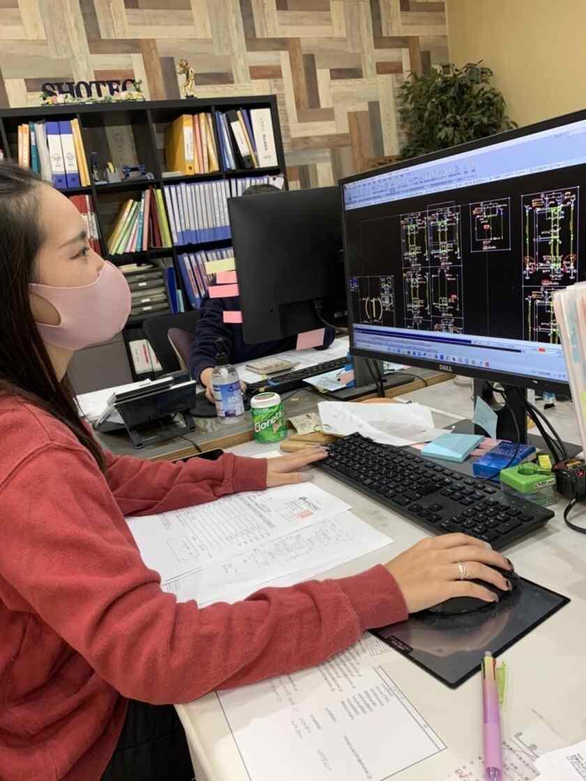 株式会社SHOTECの制服2