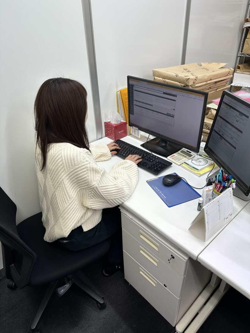 株式会社45Digital Conびniの制服1