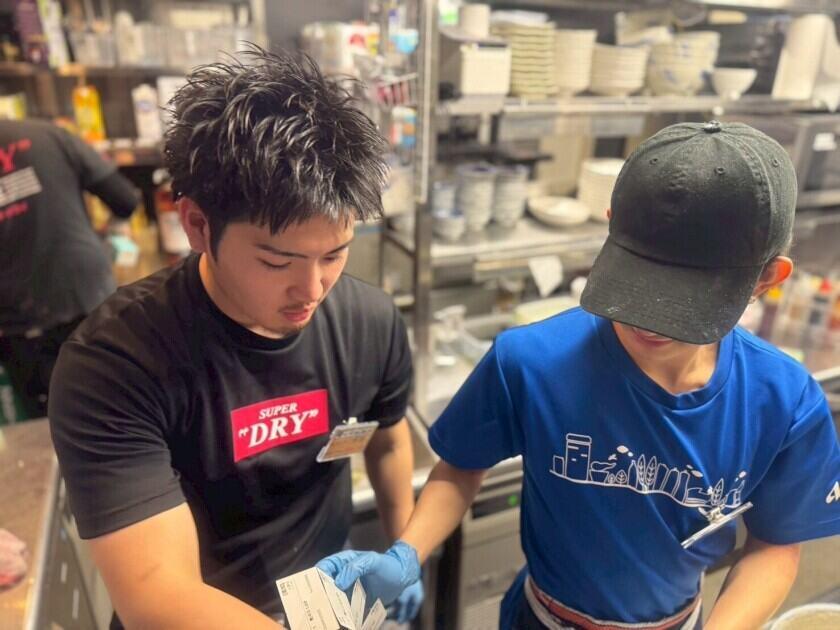 串焼きめだま草津店 ★2026年5月上旬OPEN★の制服2