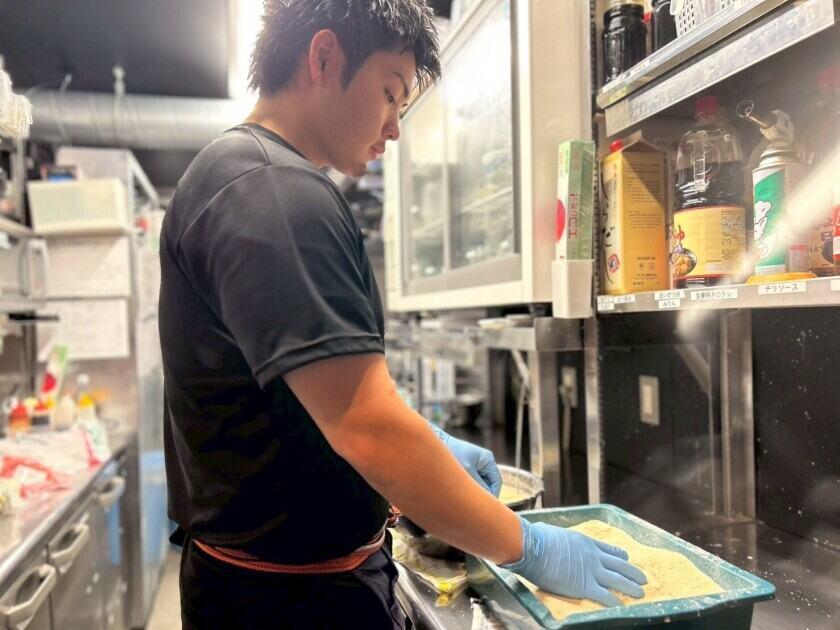 手羽助今出川店 ★2026年2月24日OPEN★の制服3