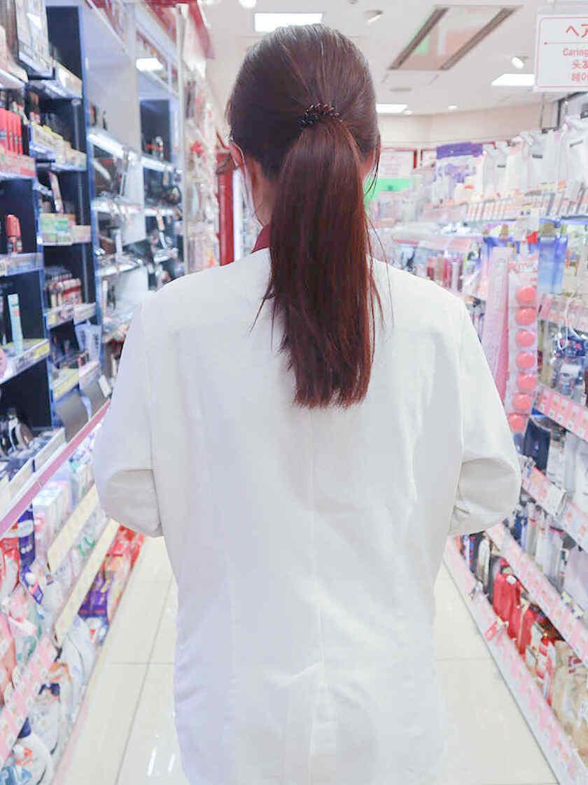 コクミン薬局 札幌大通西5丁目店の制服2