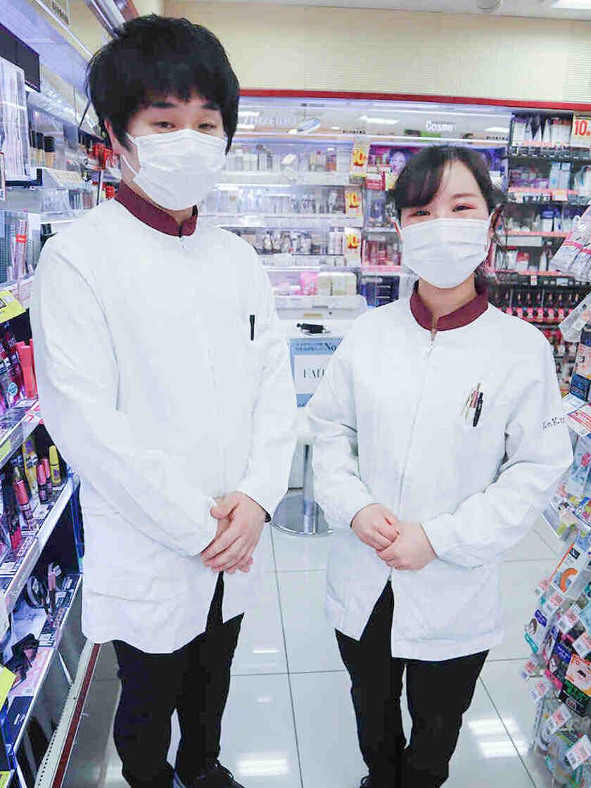 コクミン薬局 札幌大通西5丁目店の制服4
