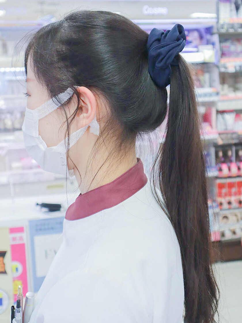 コクミン薬局 札幌大通西5丁目店の制服3