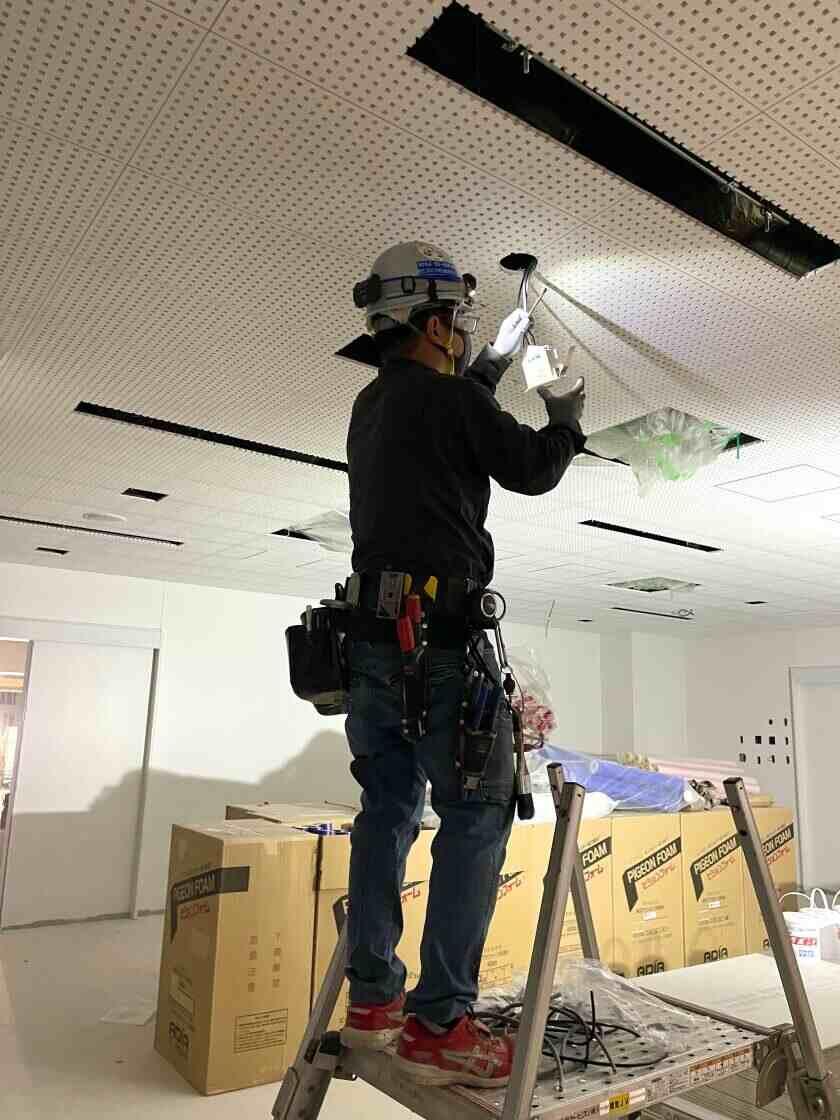 有限会社青山電工の制服1