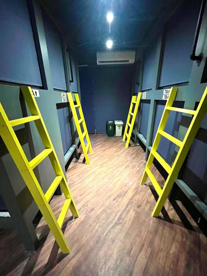 新宿ニッカホテルの制服3