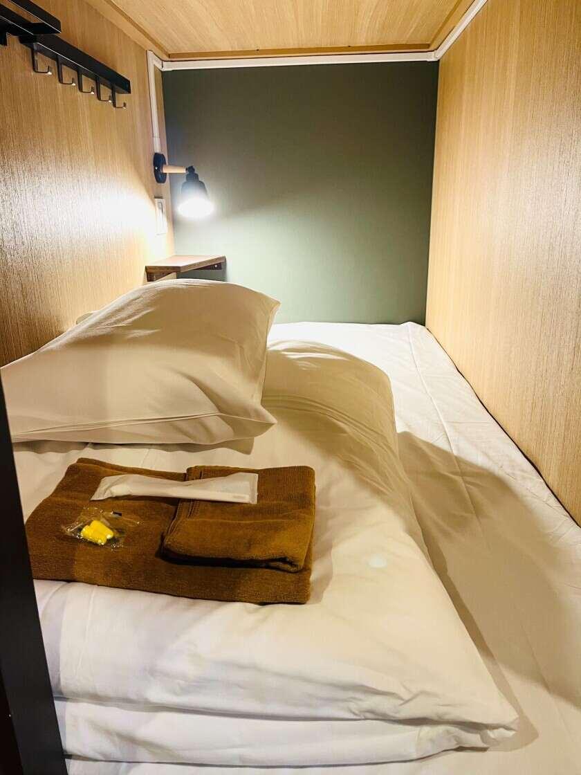 目黒みどりホテルの制服1