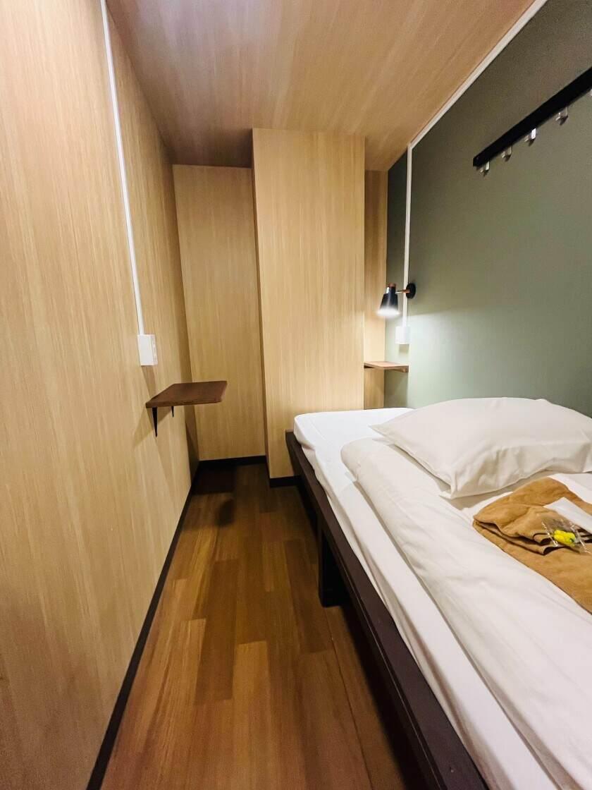 目黒みどりホテルの制服2