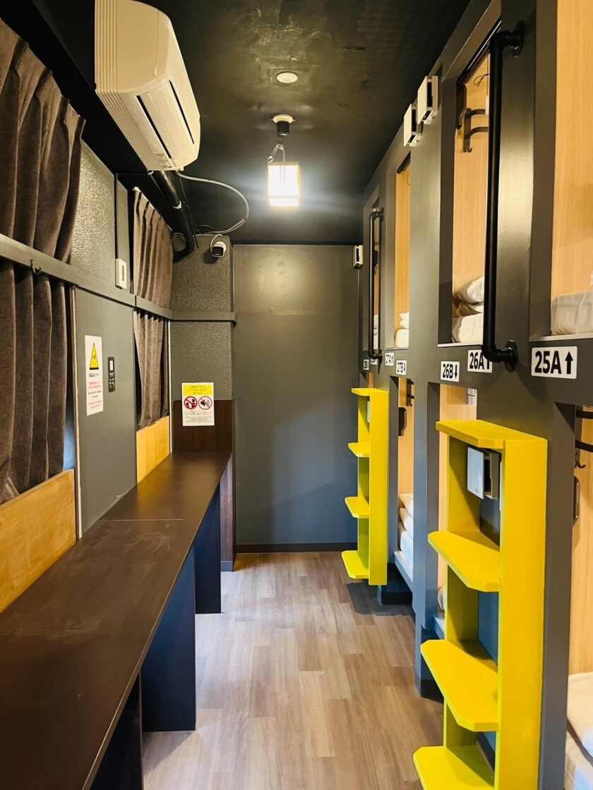 荻窪とんぼホテルの制服1