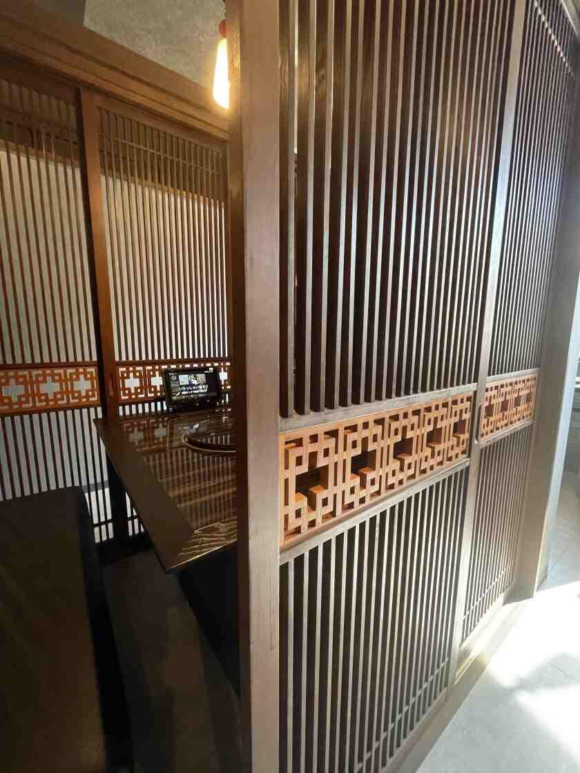 有限会社彌榮館 焼肉屋または海鮮丼屋での勤務の制服3