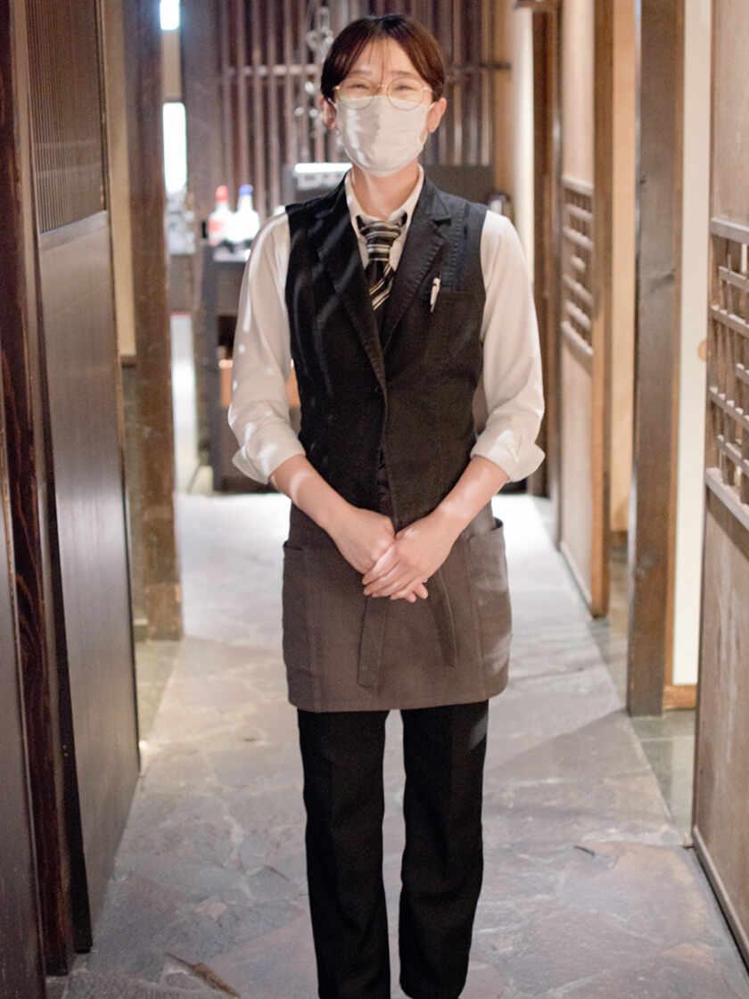 梨の家 品川インターシティ店の制服1