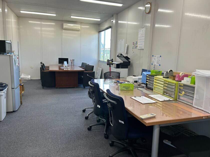 有限会社アラジンファクトリーの制服3