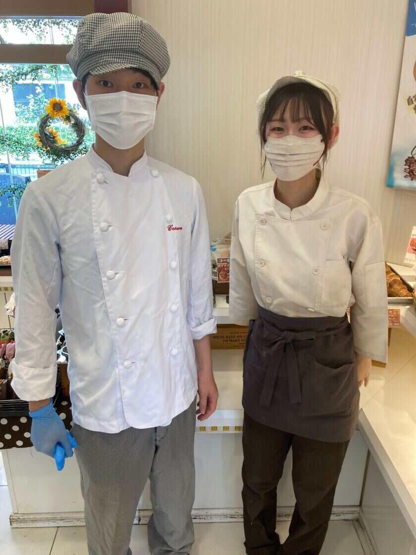 ベーカリーカフェクラウン武蔵境店の制服1