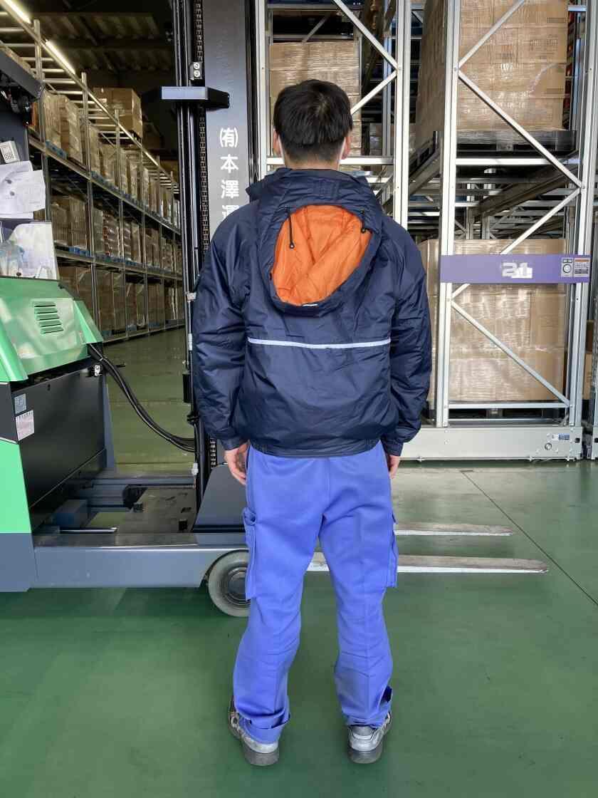 有限会社本澤運送の制服2
