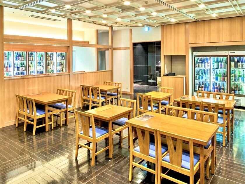 唎き酒処 酒の穴の制服4