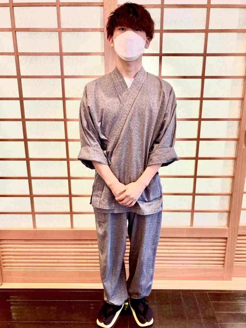 唎き酒処 酒の穴の制服2