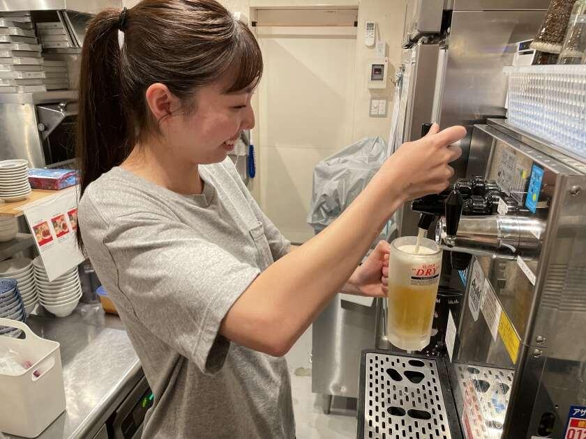 ぎょうざの一休 夙川店の制服5