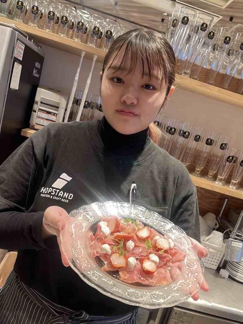 ホップスタンド 神戸モザイク店の制服2