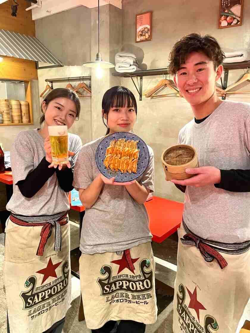 ぎょうざの一休 元町店の制服2