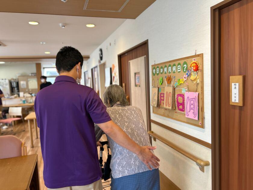 社会福祉法人マイクロ福祉会の制服8