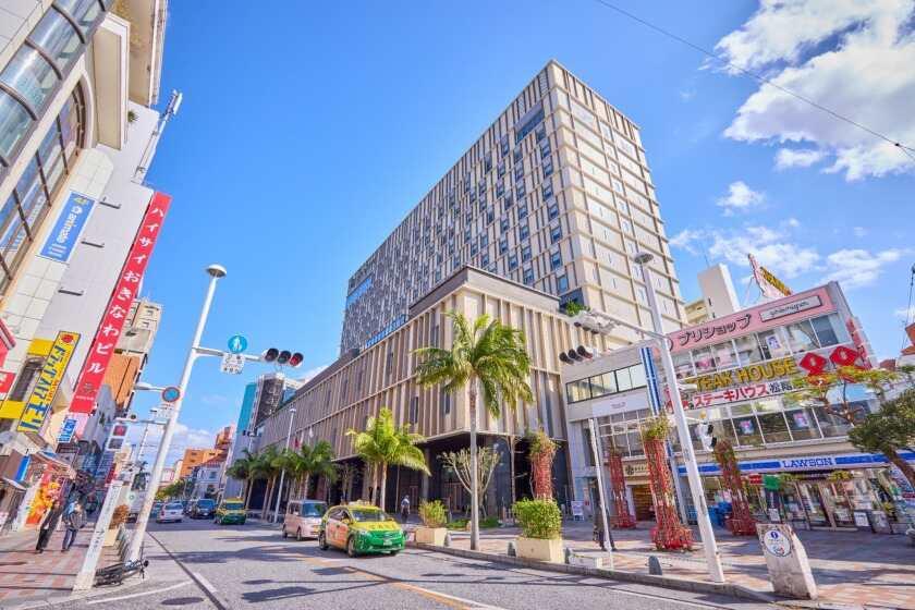 ホテルコレクティブ 那覇の制服3