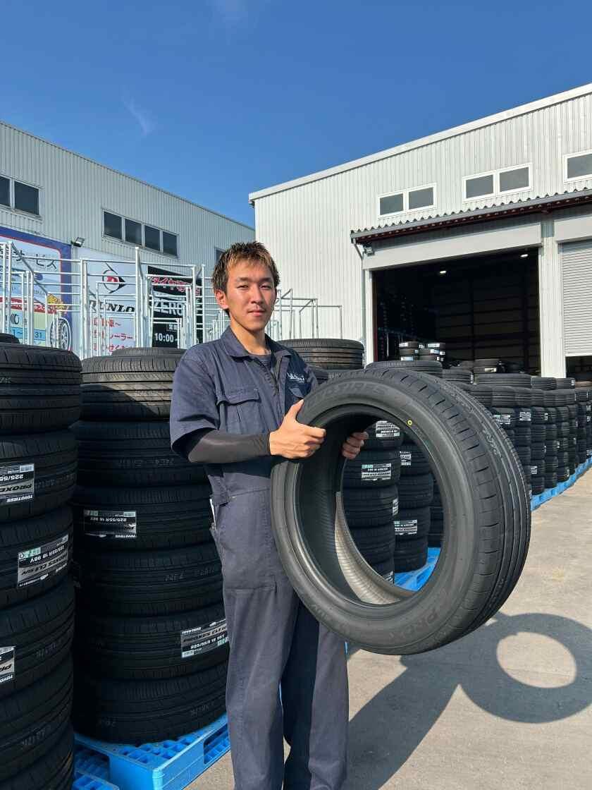 【株式会社ZERO】営業社員募集の制服1