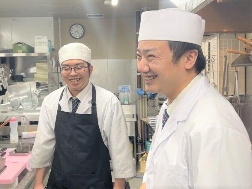 京都つゆしゃぶCHIRIRI 梅田店の制服3