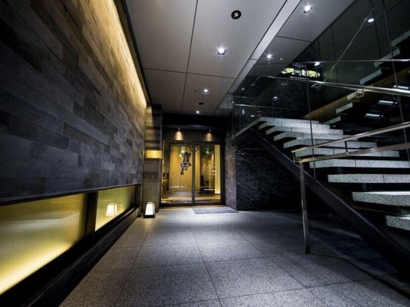 京都つゆしゃぶCHIRIRI 梅田店の制服3