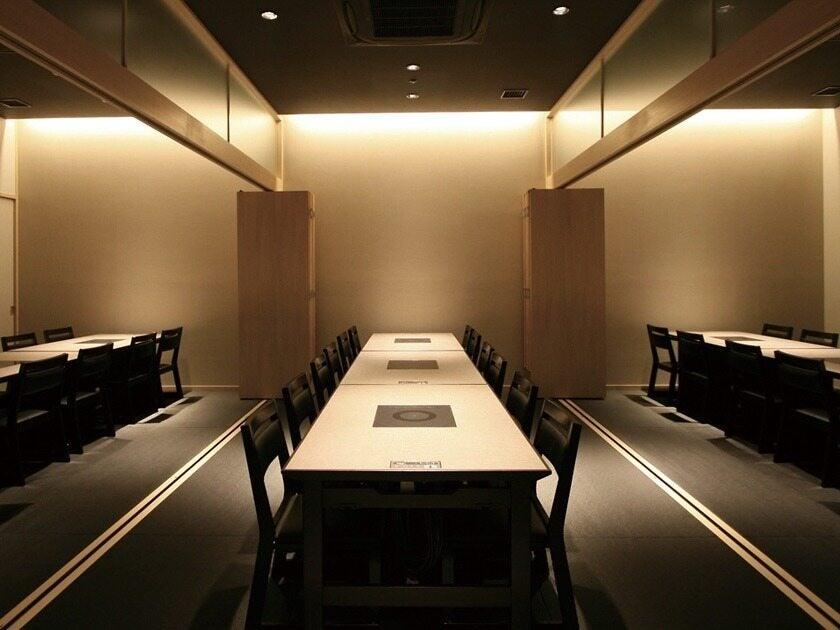 京都つゆしゃぶCHIRIRI 銀座京橋店の制服2