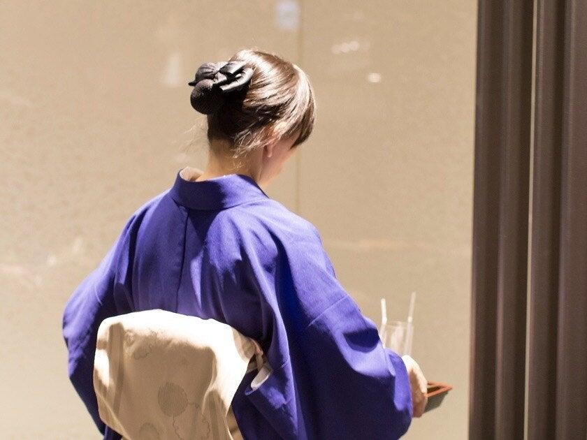 京都つゆしゃぶCHIRIRI 梅田店の制服2