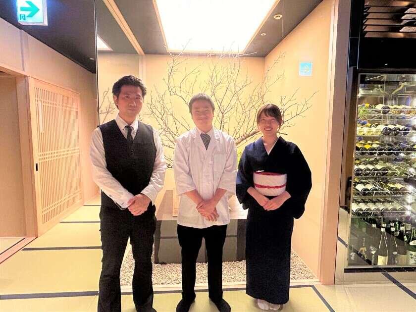 京都つゆしゃぶCHIRIRI 梅田店の制服1