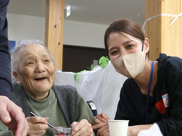 《チャットで面接希望完了》無資格×未経験OK★介護スタッフ(医療・介護・福祉、寝屋川市)のイメージ画像