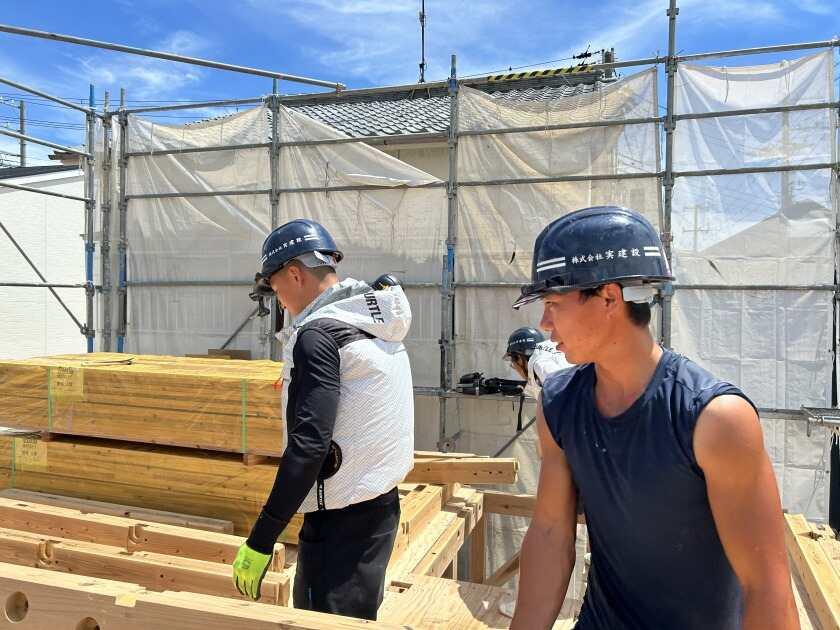 株式会社実建設 高砂の制服2