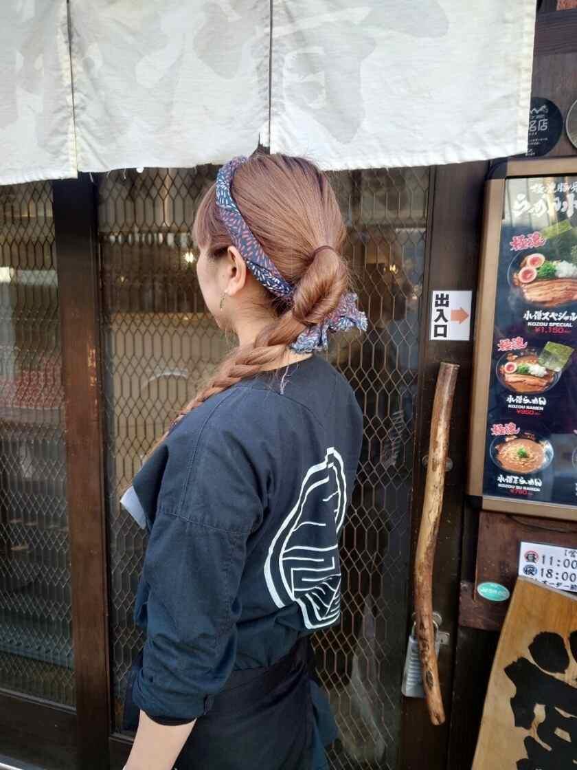 株式会社KOZOU【らーめん小僧・小僧またおまえか。南森町店/土佐堀店】の制服4