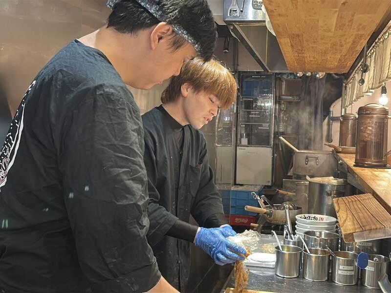 小僧またおまえか。南森町店の仕事画像3