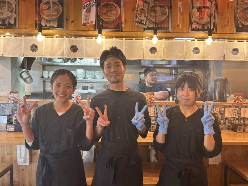 小僧またおまえか。土佐堀店の制服7