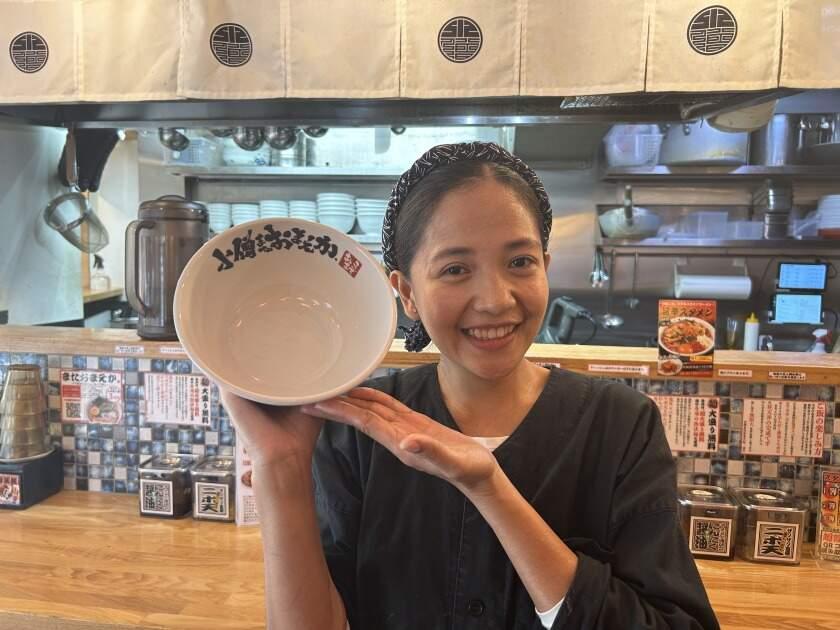 小僧またおまえか。土佐堀店の制服8