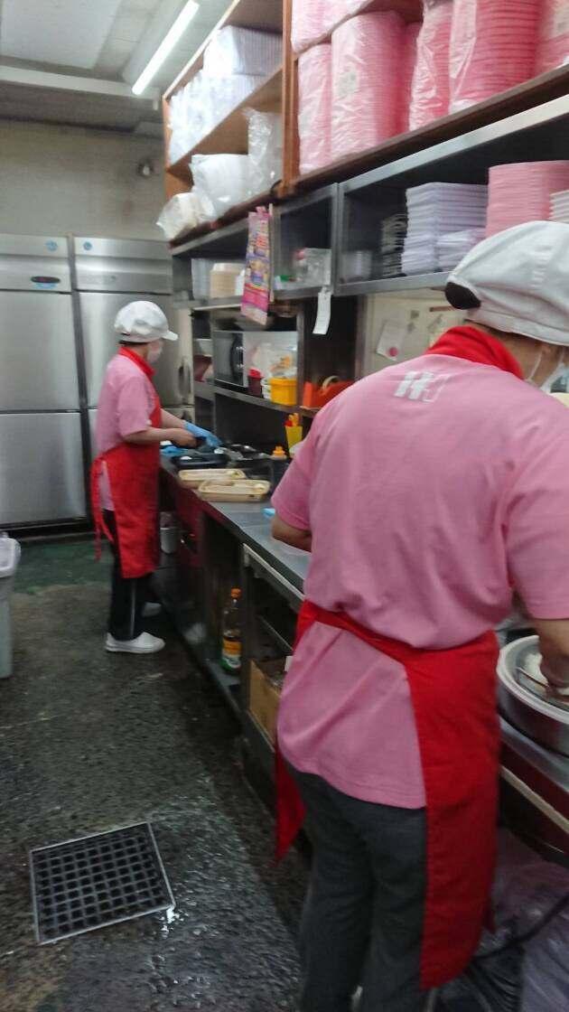 ほっかほっか亭上吉田の制服2