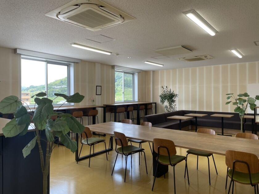 株式会社オアシスの制服1