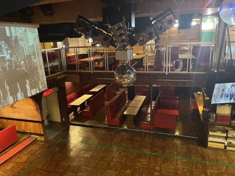 益田の有名ディープスポット《キャバレー赤玉》の仕事画像3