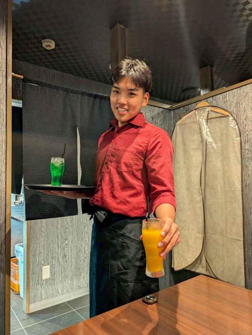 焼肉 かくら佐賀駅北口店の制服1