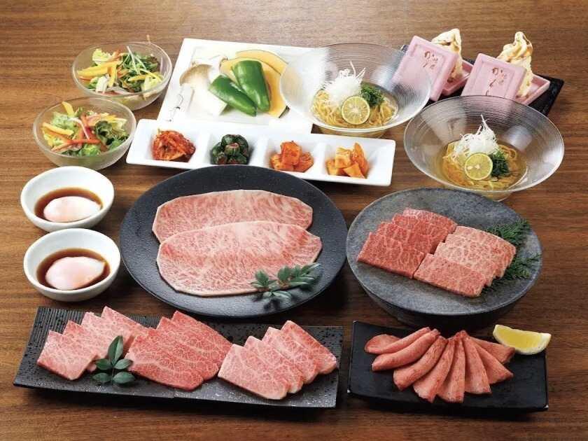焼肉かくら 祇園町店 (櫛田神社前駅から徒歩2分)の制服5