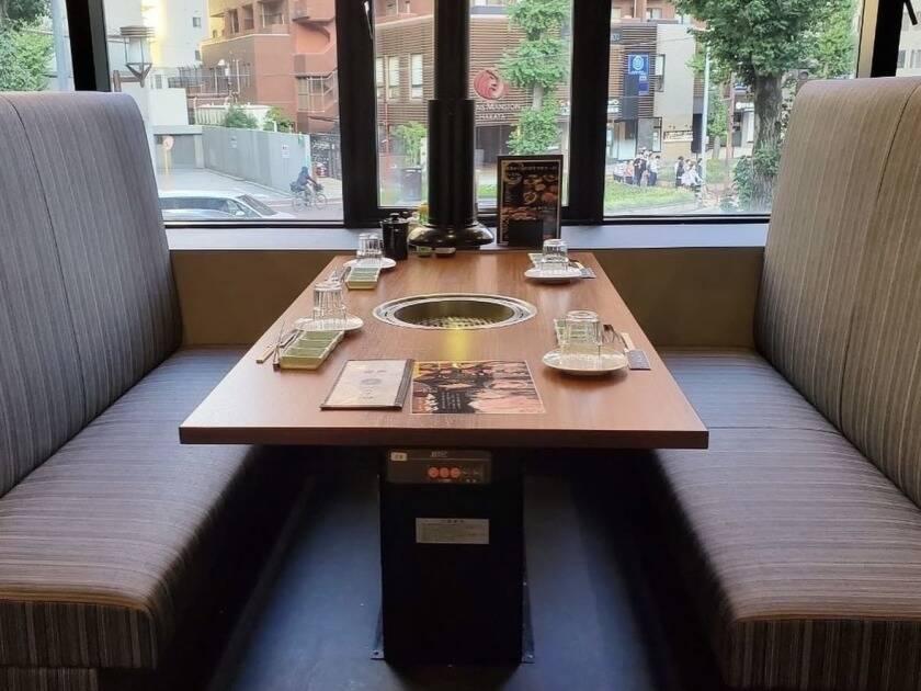 焼肉かくら 祇園町店 (櫛田神社前駅から徒歩2分)の制服4