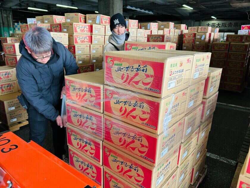 株式会社辻井商会の制服2